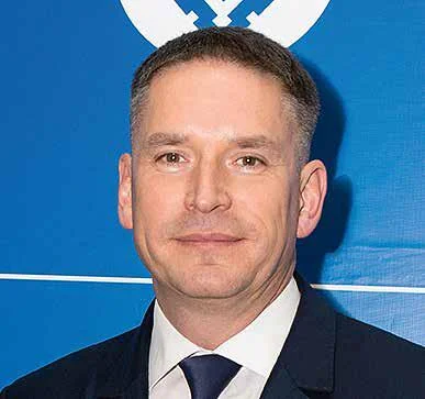 ПЛЕЧОМ К ПЛЕЧУ: ТЫЛ И ФРОНТ