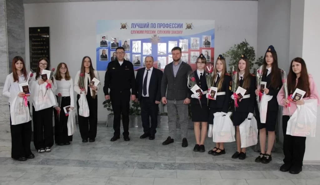 Паспорта юным жителям города